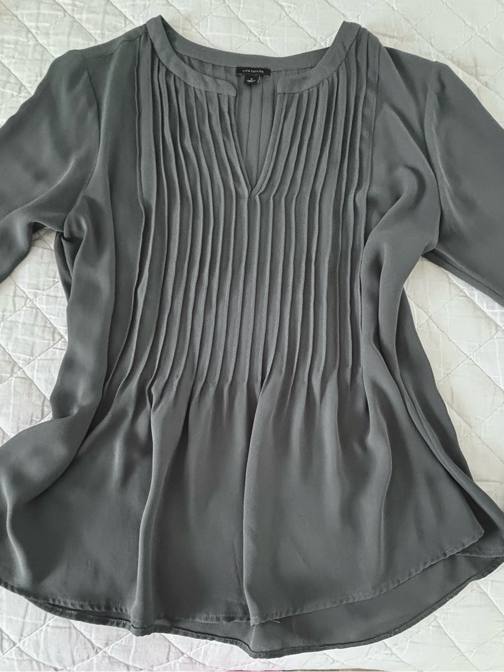 Ann Taylor Dark Teal Pintuck Split-Neck Blouse / M